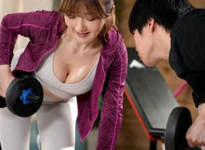 Chàng trai số hưởng và cô nàng PT gợi cảm chơi trò mây mưa