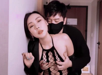 Mụ vợ đem thân bán cho sếp để trả nợ cho chồng