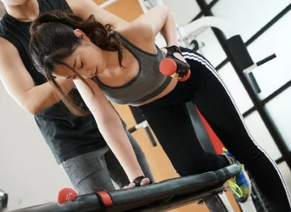 Người phụ nữ thiếu thốn tình dục và anh PT số hưởng âm ái nhiều lần